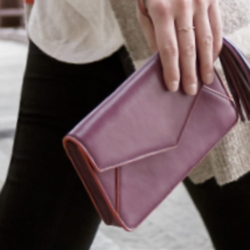 Bobbi Chicago - Berry KINZIE Wristlet